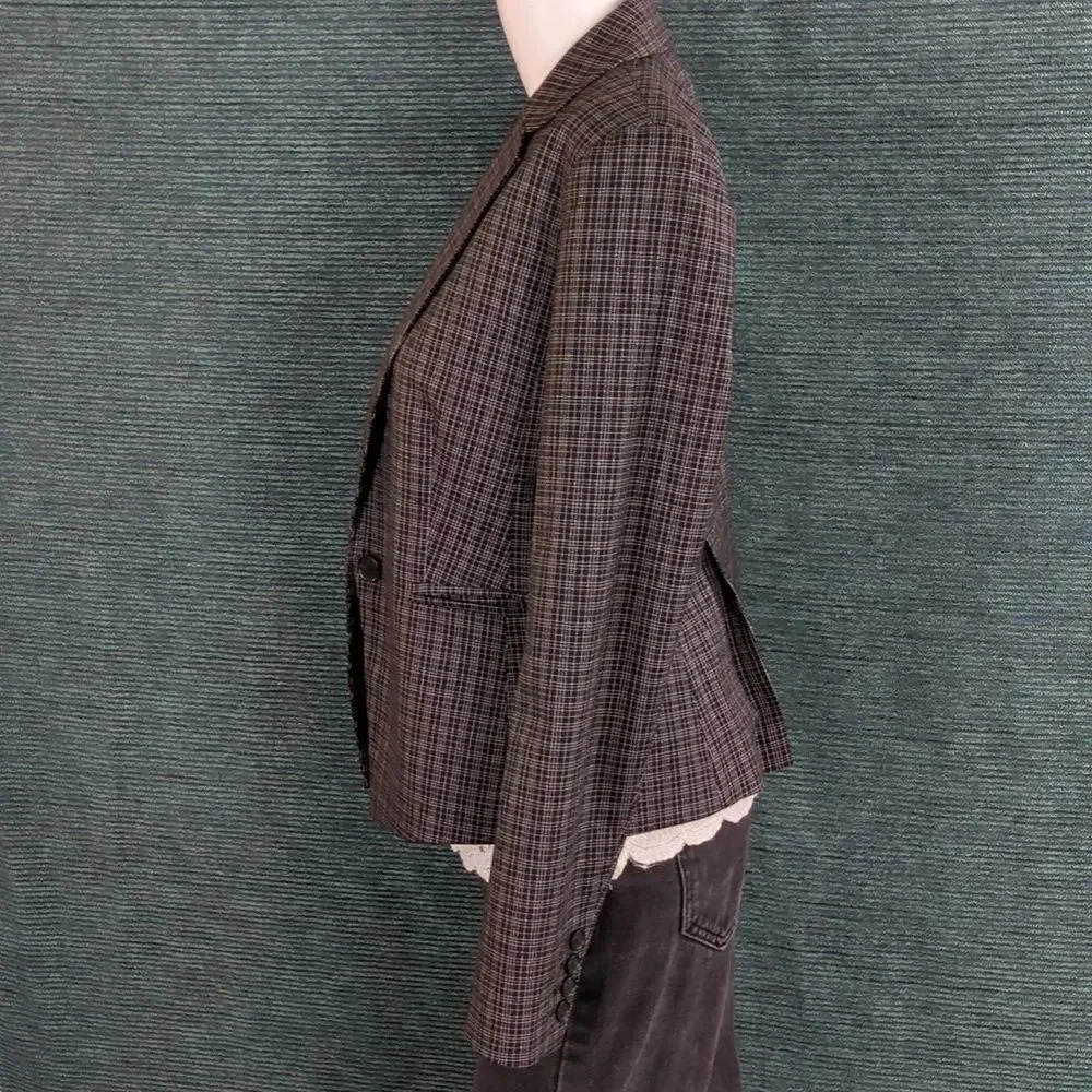 Ann Taylor Blazer Size 2 - Picture 6 of 10